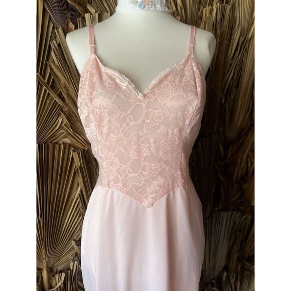 Vintage Other - Vintage 50's Vanity Fair Pink Lace Slip Sweatheart Neckline size 34 Small Sissy